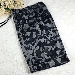 UNDER ARMOUR Camo Shorts [SIZE SMALL]‎